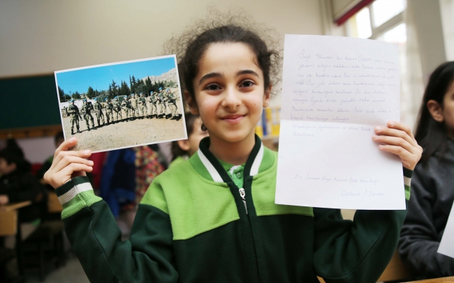 Mehmetçik'ten öğrencilere duygulandıran cevap